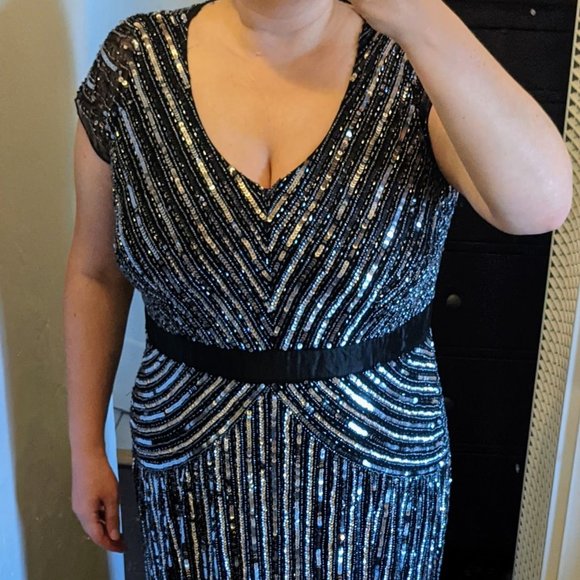 Adrianna Papell Cap Sleeve Gown - 14W - Picture 4 of 7